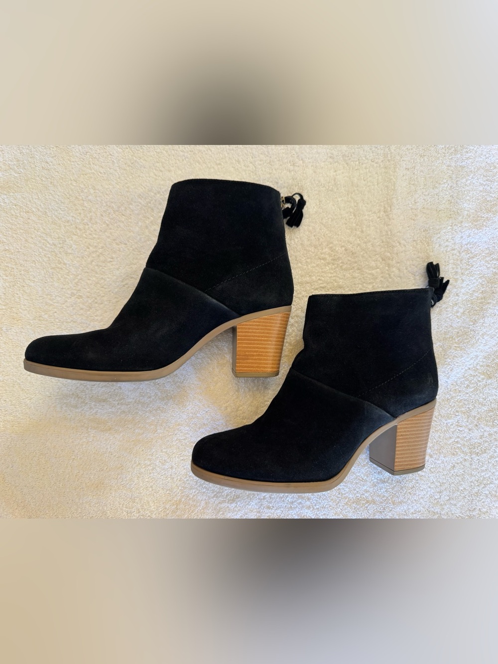 NWOT The Hush Puppies Ingrid Bootie women's ankle boot in black suede.